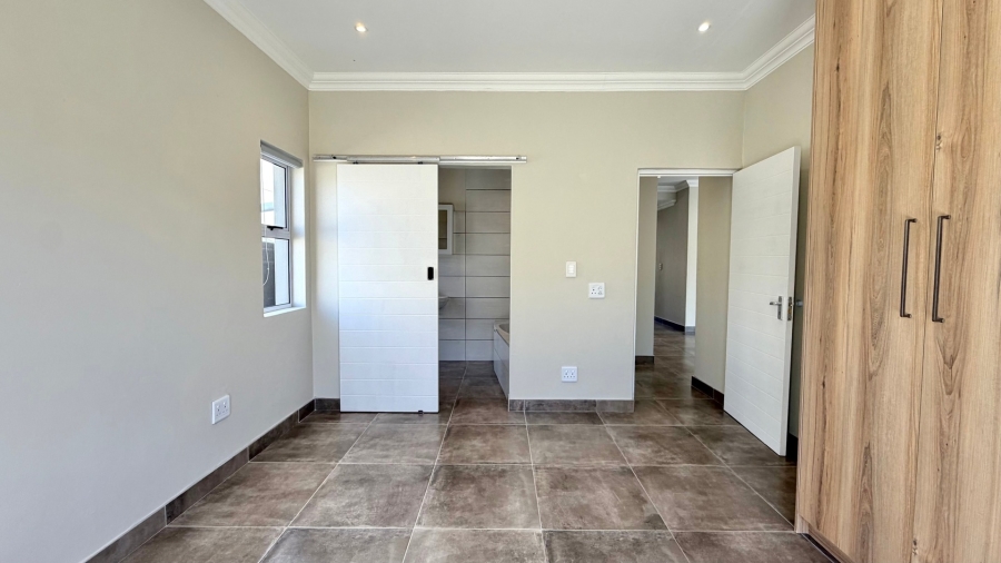 2 Bedroom Property for Sale in Somerset Lakes Western Cape